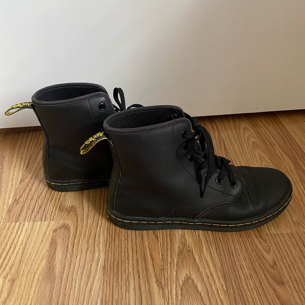 Dr. Martens air walk shoreditch black greasy boot